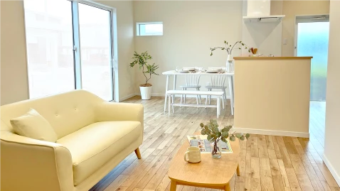 写真:モデルハウス「2つの箱でできた白い家」LDK